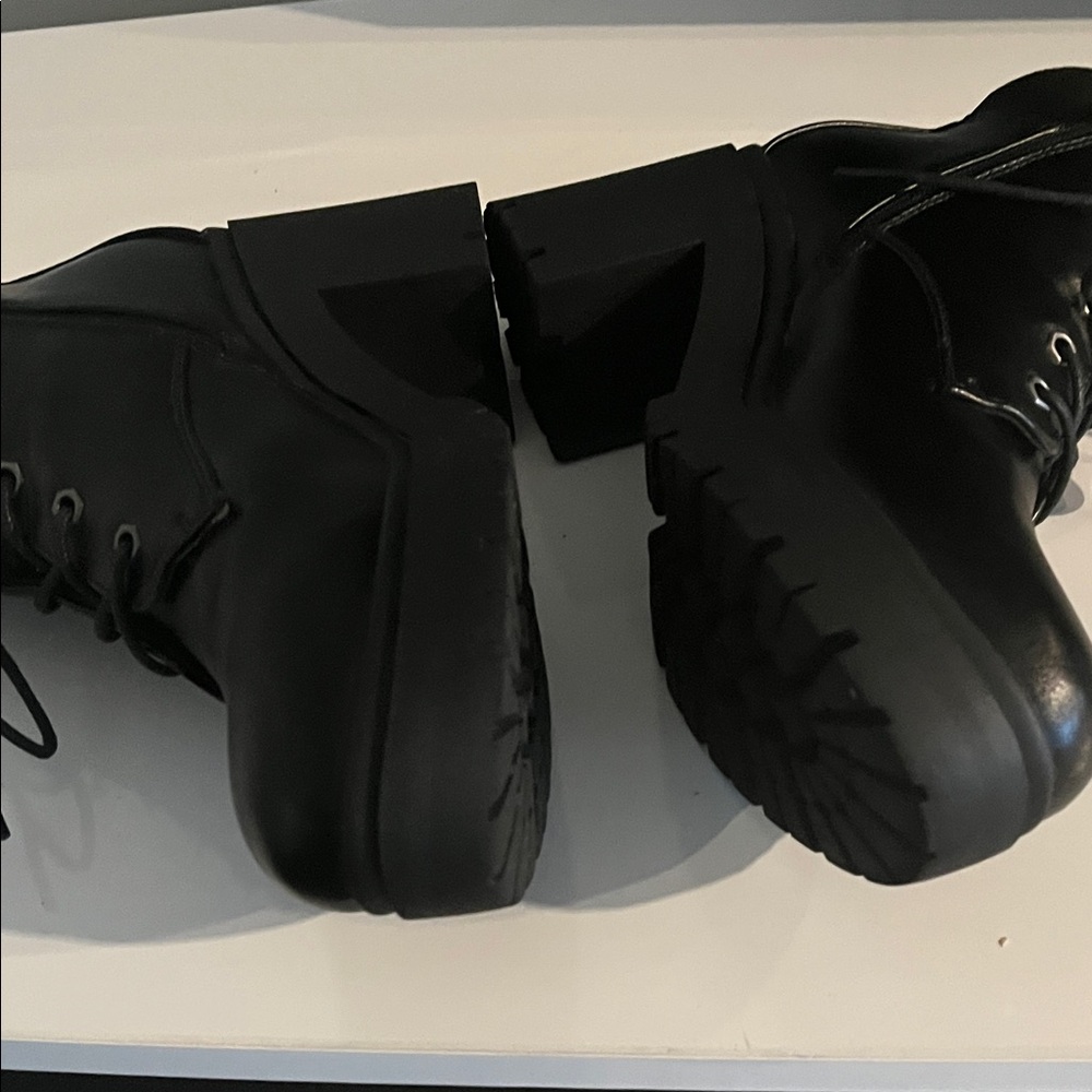 Cushionaire Women’s Remy Lace Up Classic Black Leather Combat And Moto Boots - Picture 7 of 14